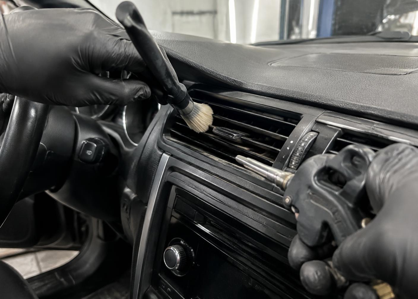 Vents and seams detailed with brushes