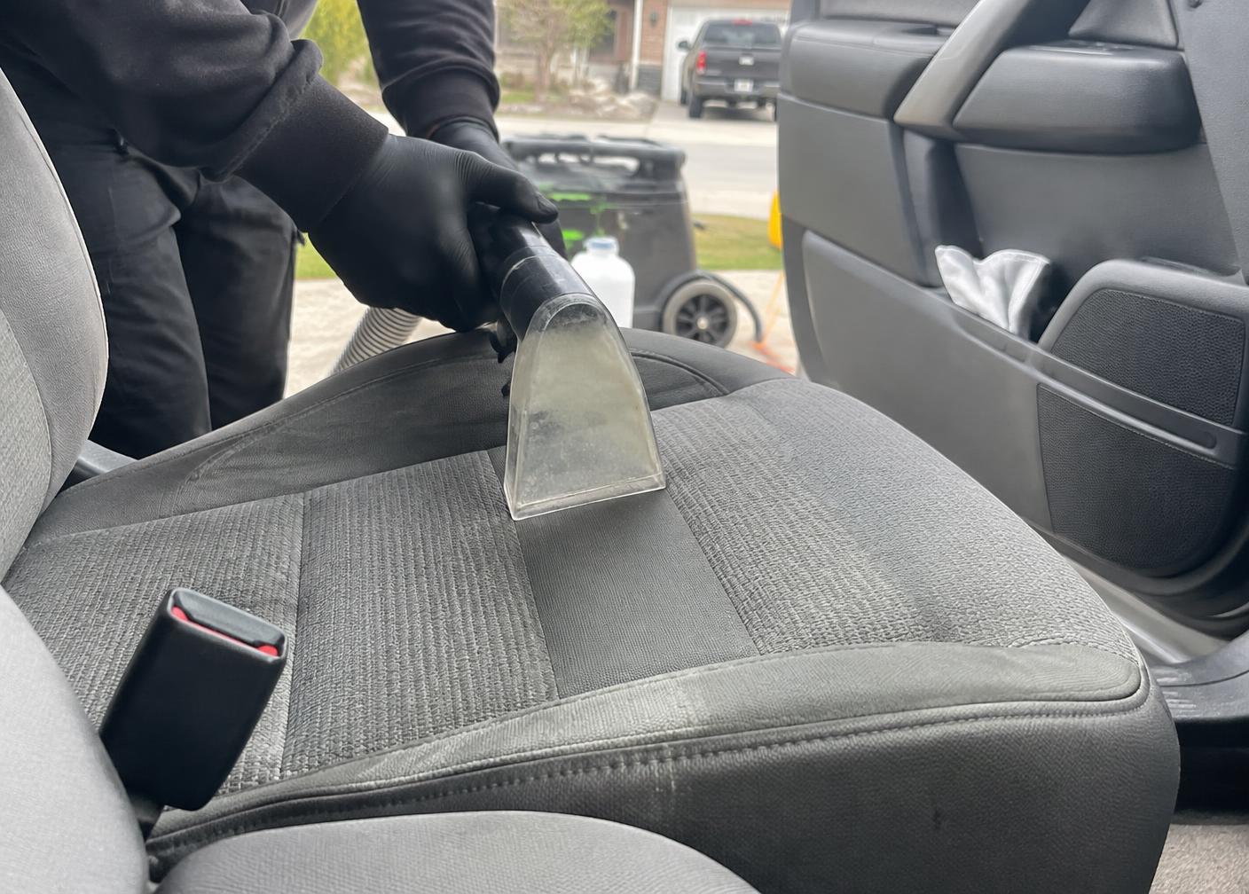 Fabric seat extraction during mobile detailing